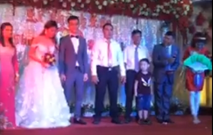 Vụ cô gái đăng clip vì bị cấm yêu: Cặp đôi chính thức làm đám cưới, nhà trai không tham dự - Ảnh 4.