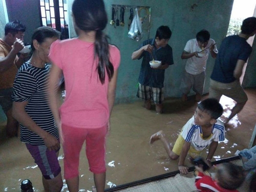 Nghẹn lòng với 20 bức ảnh gây xôn xao mạng xã hội năm 2016 - Ảnh 14.