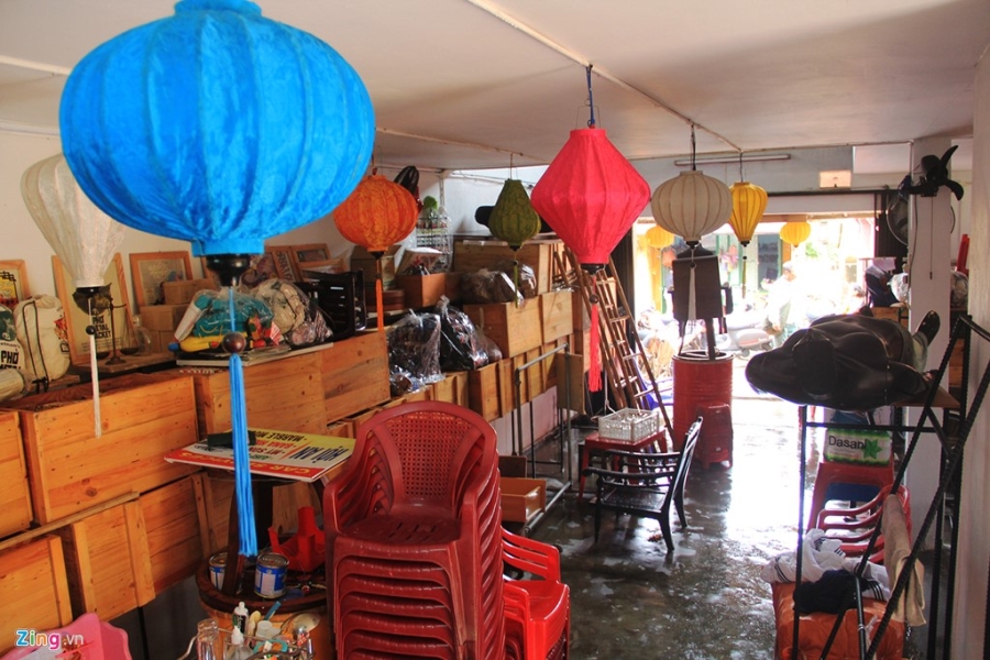 Nguoi Hoi An tat bat don rac sau lu lut hinh anh 5
