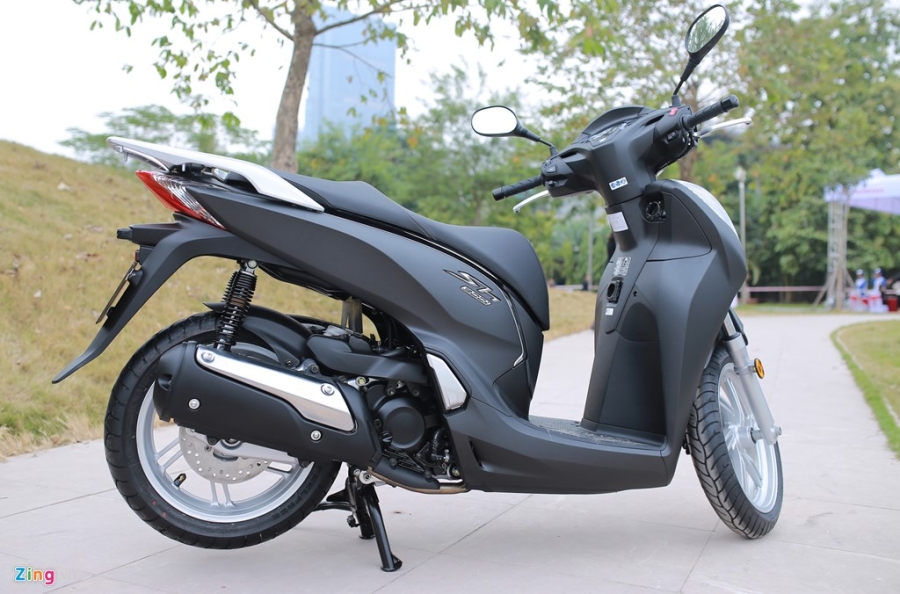 Anh thuc te Honda SH 300i ABS mau xam den chinh hang hinh anh 2