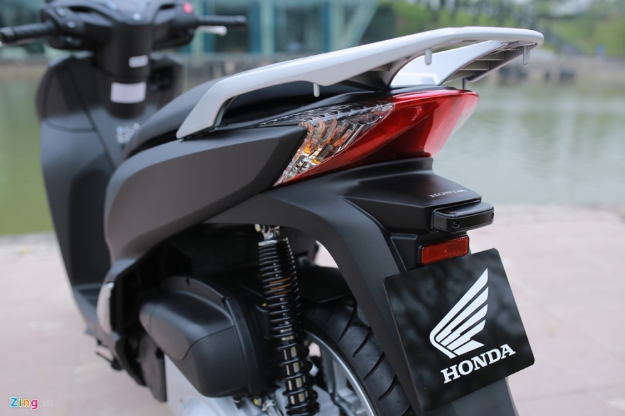 Anh thuc te Honda SH 300i ABS mau xam den chinh hang hinh anh 7