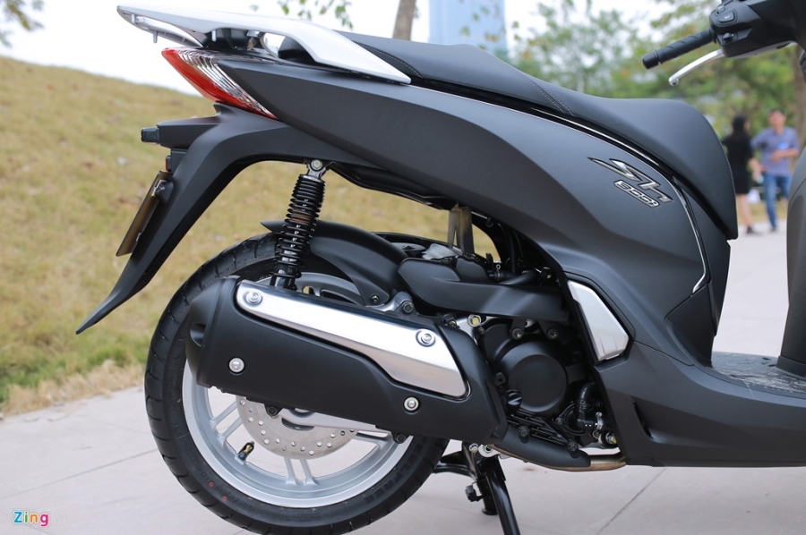 Anh thuc te Honda SH 300i ABS mau xam den chinh hang hinh anh 9