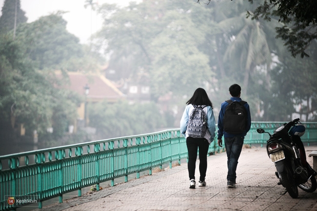 Chùm ảnh: Lặng ngắm Hà Nội trong những ngày mù sương - Ảnh 6.