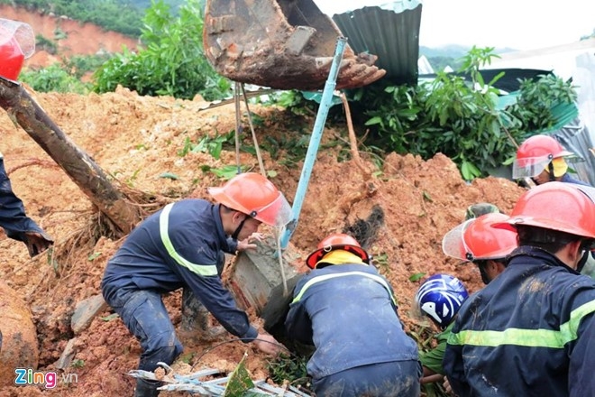 Sat lo nui o Nha Trang, 2 ba chau thiet mang hinh anh 2