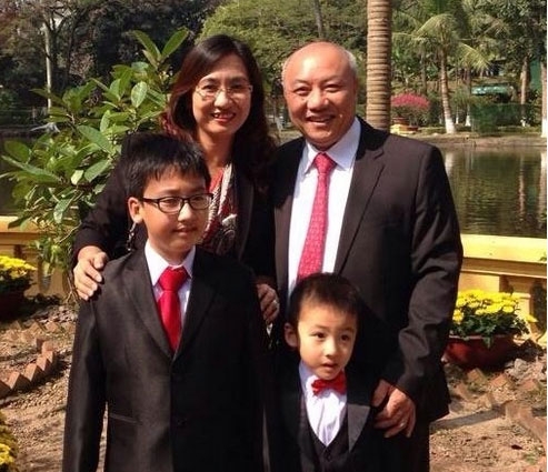  BTV Vân Anh và chồng, con 