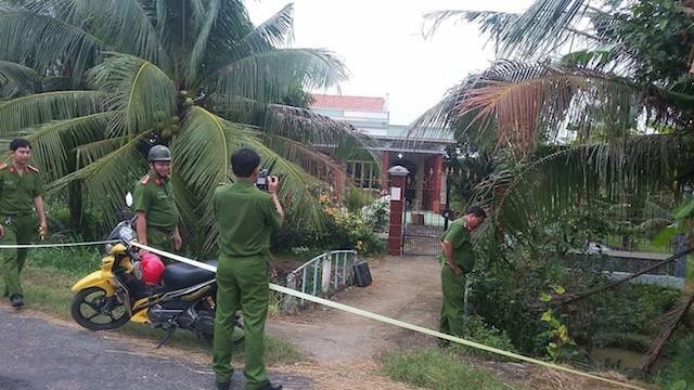 Chu sap vai chet trong tu the bi troi tay chan, bit mieng hinh anh 1