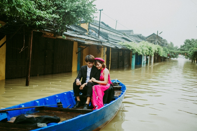 giua hoi an menh mong nuoc lu, cap doi nay van co mot bo anh cuoi de doi - 2