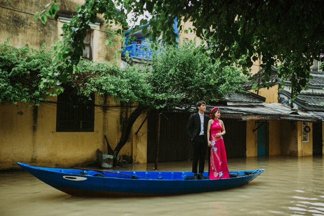 giua hoi an menh mong nuoc lu, cap doi nay van co mot bo anh cuoi de doi - 3