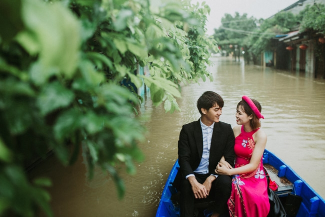 giua hoi an menh mong nuoc lu, cap doi nay van co mot bo anh cuoi de doi - 5