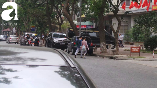 Hà Nội: Trầm cảm, mẹ cạo đầu, nhốt con gái 11 tuổi trong nhà không cho đi học vì sợ mất con - Ảnh 3.