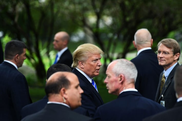 trump se la tong thong my dau tien dung ve si tu nhan? hinh anh 2