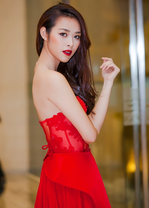 nathan-lee-bi-giat-dien-thoai-sau-khi-di-su-kien-2