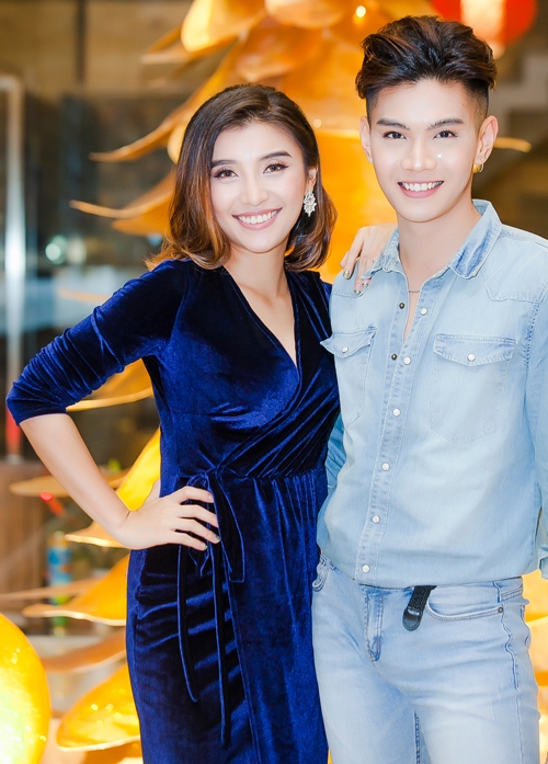 nathan-lee-bi-giat-dien-thoai-sau-khi-di-su-kien-9