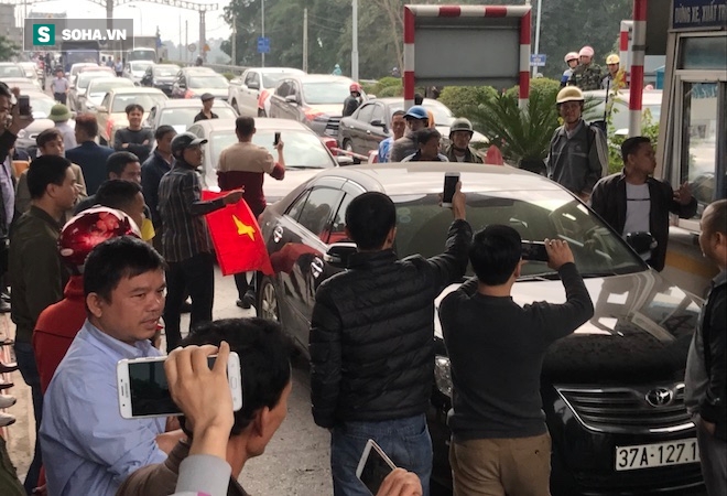 Nhiều lái xe mang cả xấp tiền lẻ mệnh giá 200, 500 đồng mua vé, Phó TGĐ Cienco 4 nói gì? - Ảnh 3.