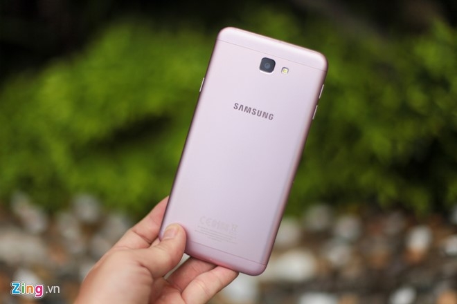 Anh Samsung Galaxy J7 Prime mau hong vua len ke tai VN hinh anh 3
