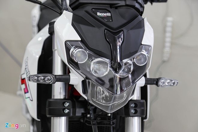 Chi tiet Benelli TNT125 gia 40 trieu, doi thu MSX tai VN hinh anh 14