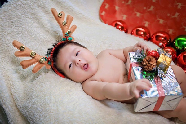 Hình ảnh đáng yêu đến tan chảy của các nhóc tì nhà sao Việt trong mùa Giáng sinh - Ảnh 14.
