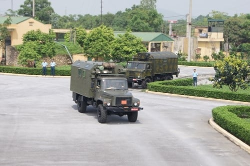 [ẢNH] ‘Rồng lửa’ S-300 bảo vệ vùng trời Việt Nam ảnh 2