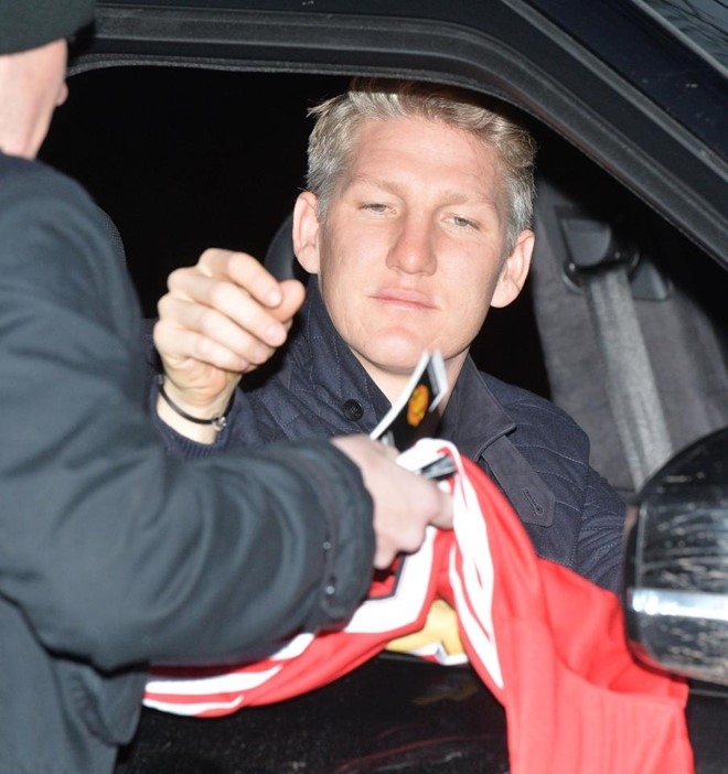 Schweinsteiger bo tap, chuan bi roi MU? hinh anh 2