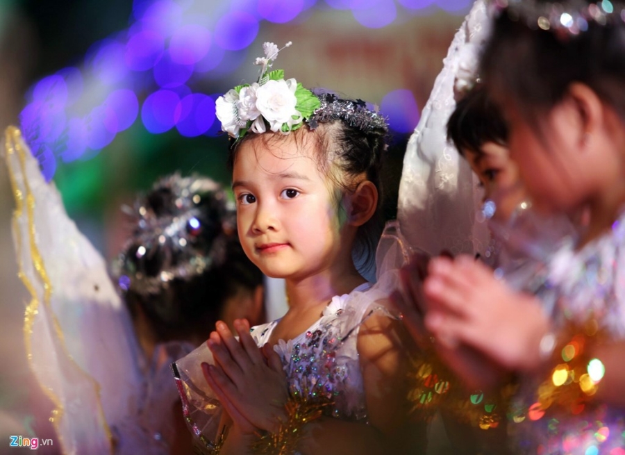 Hang nghin nguoi ra duong don Noel hinh anh 13