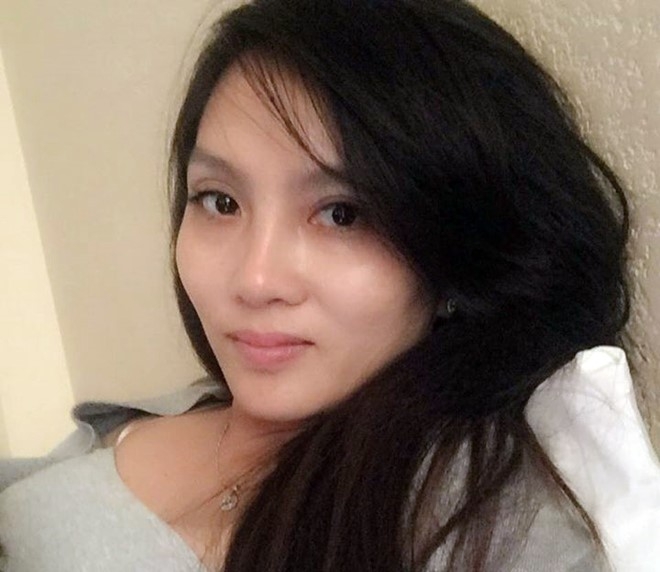 Kieu nu thue oto roi lam gia giay to mang di cam co hinh anh 1