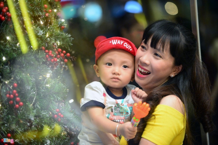 Nguoi dan Sai Gon, Ha Noi ra duong don Noel hinh anh 7