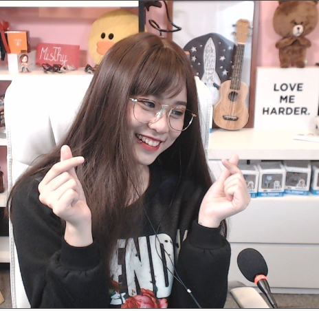 Ve dep cua nu game thu Viet duoc YouTube trao nut bac hinh anh 6