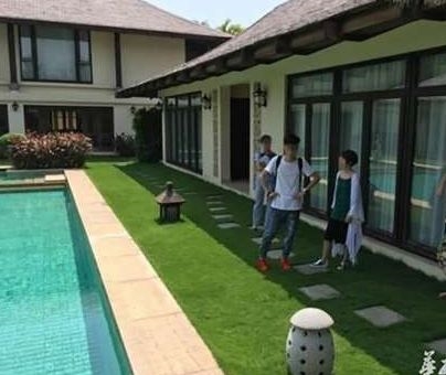Co dau TQ lua dao tien lam dam cuoi 'ao' de tra thu chong cu hinh anh 1