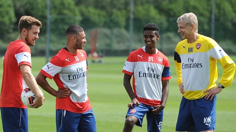 Arsenal nhận hat-trick... tin vui