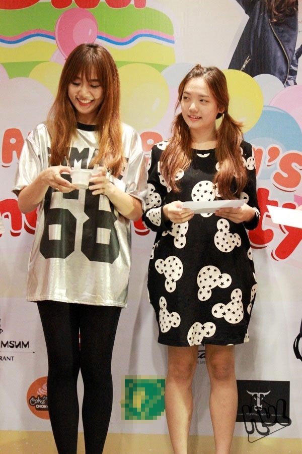 em gai ruot hari won dang sieu hot mang xa hoi vi xinh dep khong kem chi - 1