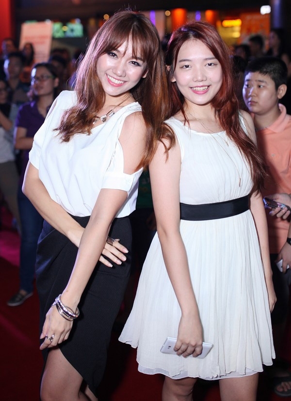 em gai ruot hari won dang sieu hot mang xa hoi vi xinh dep khong kem chi - 2