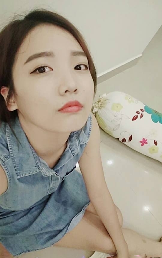 em gai ruot hari won dang sieu hot mang xa hoi vi xinh dep khong kem chi - 4