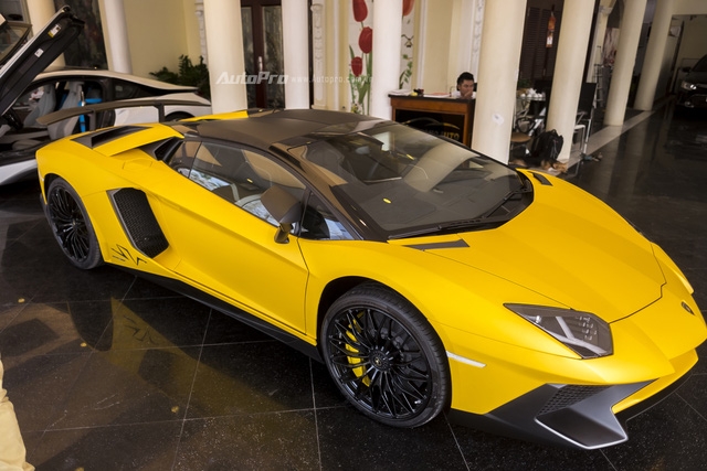 Chiêm ngưỡng vẻ sexy của Lamborghini Aventador SV mui trần giá 39 tỷ Đồng tại Việt Nam - Ảnh 7.