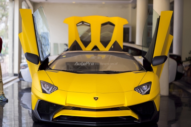 Chiêm ngưỡng vẻ sexy của Lamborghini Aventador SV mui trần giá 39 tỷ Đồng tại Việt Nam - Ảnh 17.