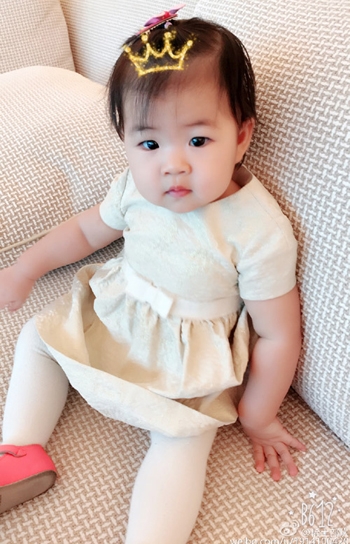 chuong-tu-di-to-chuc-sinh-nhat-mot-tuoi-cho-con-gai-1