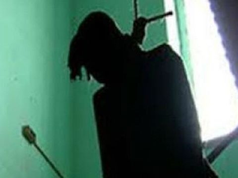 Image result for Nghi can giết người tự sát trong nhà tạm giữ
