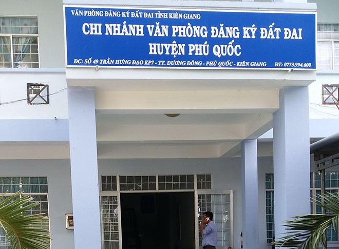 Nu ke toan thu khong tien dang ky dat dai hang ty dong hinh anh 1
