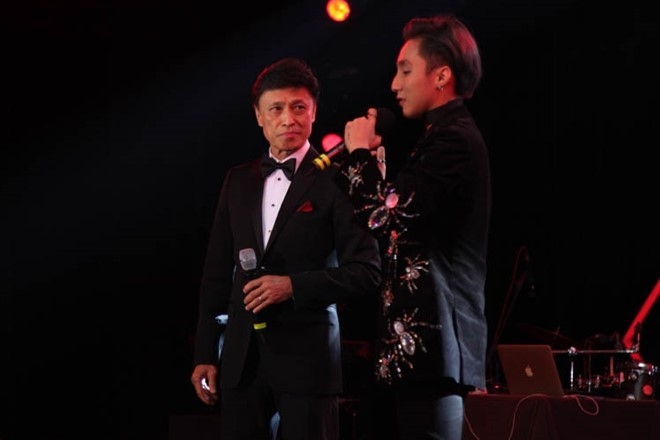 Tuan Ngoc - Son Tung gay tranh cai ve man song ca hinh anh 2