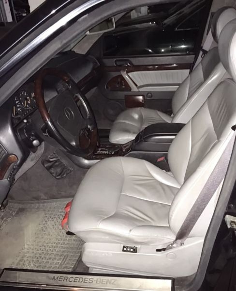 Mercedes-Benz chống đạn cũ của Tổng thống Nga được rao bán với giá chát - Ảnh 4.