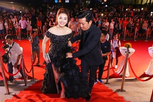Những cặp đôi gây ồn ào nhất làng giải trí năm 2016