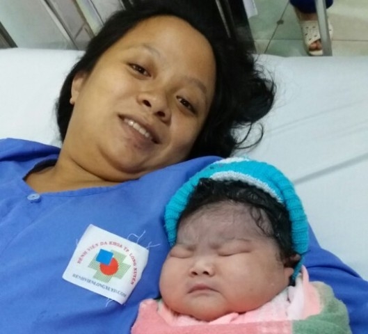 San phu 9X o mien Tay sinh thuong be gai 5,2 kg hinh anh 1