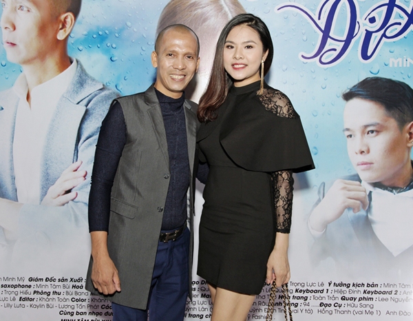 van-trang-tai-xuat-sau-gan-3-thang-sinh-con-gai-1