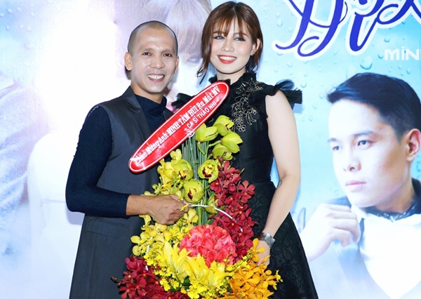 van-trang-tai-xuat-sau-gan-3-thang-sinh-con-gai-5