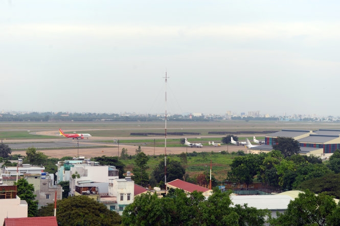 Vì sao chậm mở rộng sân bay Tân Sơn Nhất? 