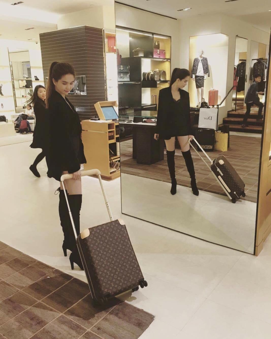 ban than ngoc trinh tiet lo gi ve chuyen tinh ngoc trinh - hoang kieu hinh anh 2
