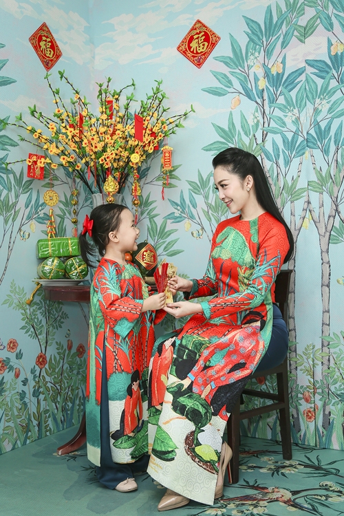con-gai-linh-nga-lam-duyen-voi-ao-dai-tet-1
