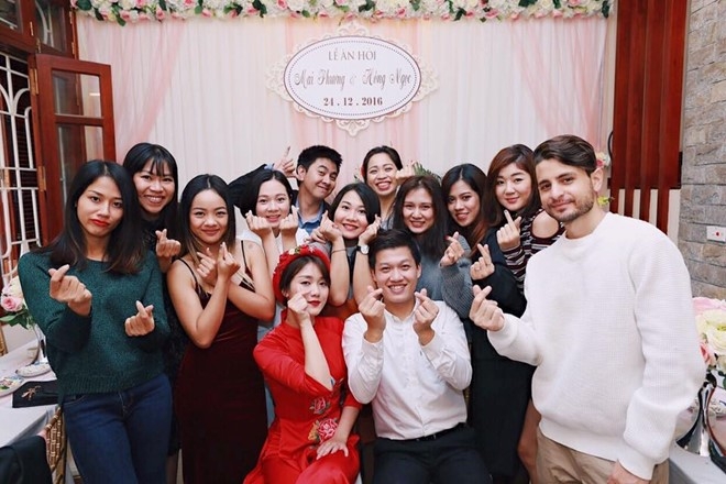 MC Tran Ngoc ket hon voi ban gai 9X hinh anh 2