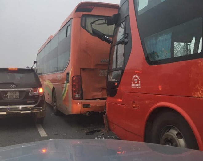 Cao toc Phap Van - Cau Gie un tac vi 3 oto tong lien hoan hinh anh 1