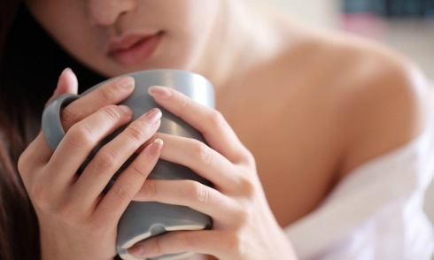 Một năm rồi chồng không muốn quan hệ với tôi mà toàn 'tự xử'