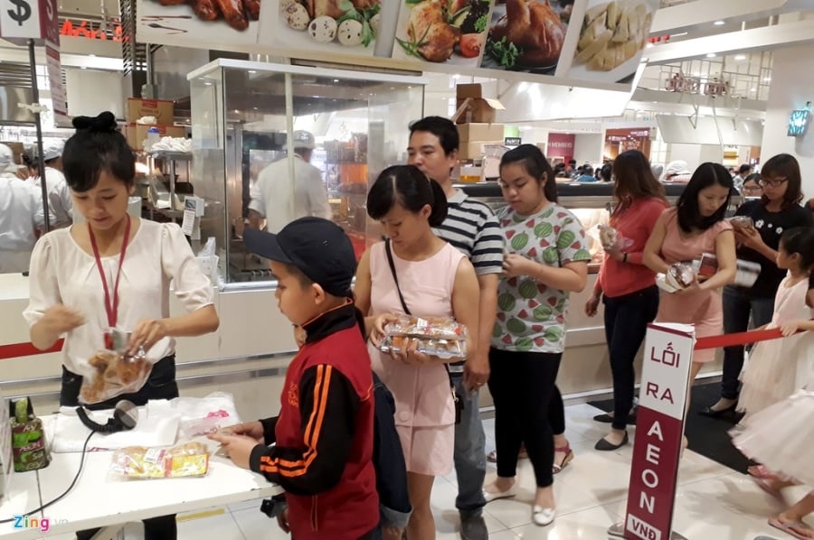 Do xo sam Tet ngay cuoi ky nghi le o Sai Gon, Ha Noi hinh anh 27